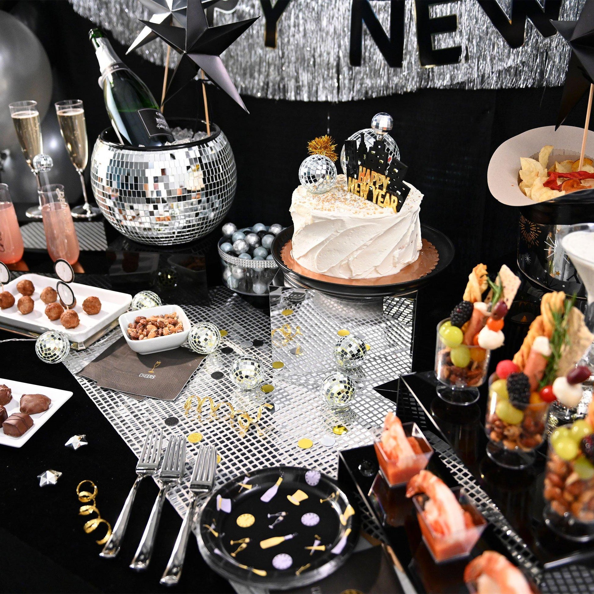 Bubbly This Way New Year's Eve Paper Dessert Plates, 6.5in, 50ct