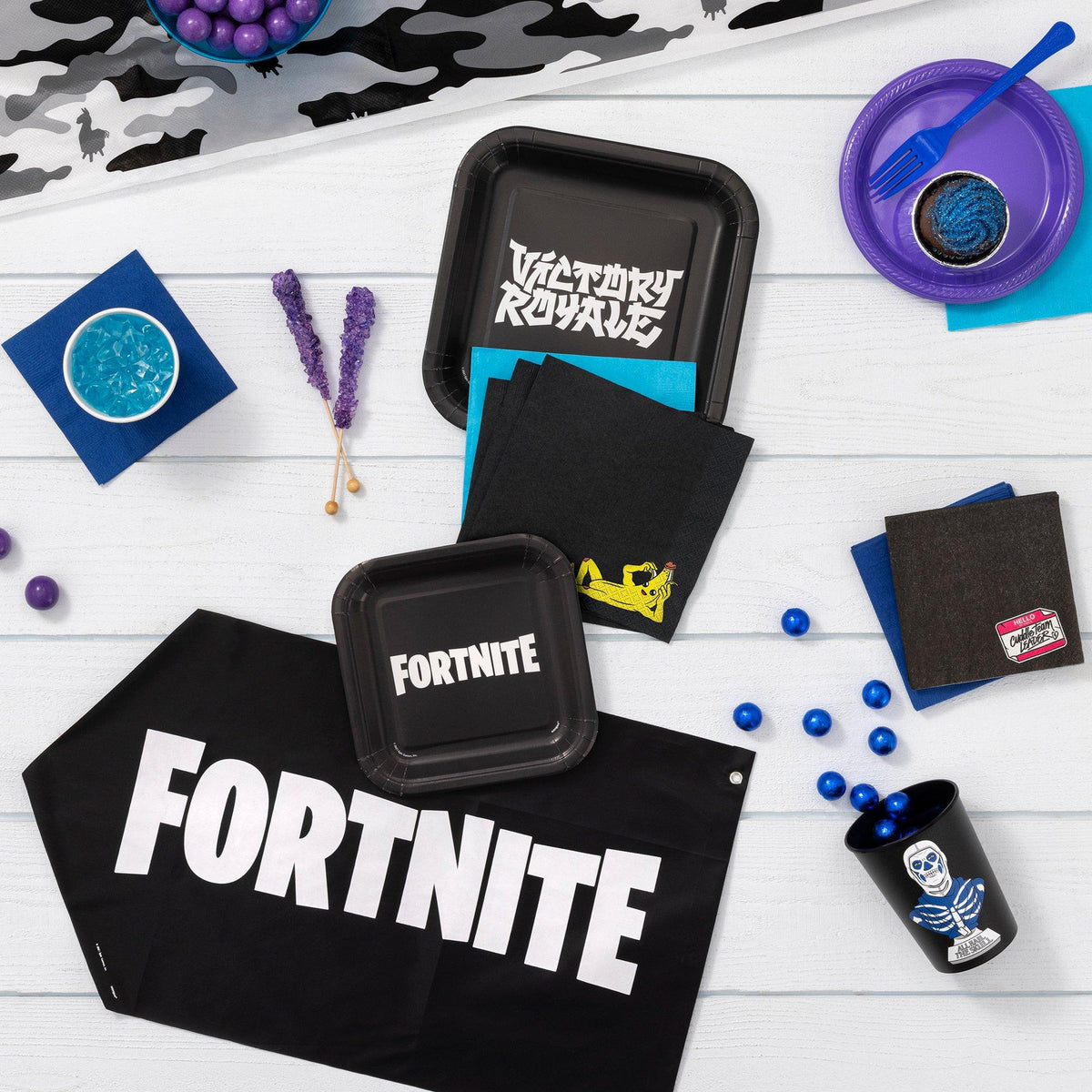 Fortnite Pennant Flag - Epic Games - Birthday Party | Party City